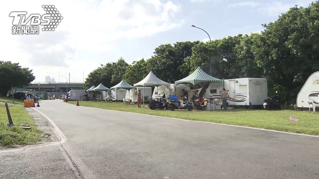 露友氣炸!營區「吹法國號、對山深夜唱跳」吵翻