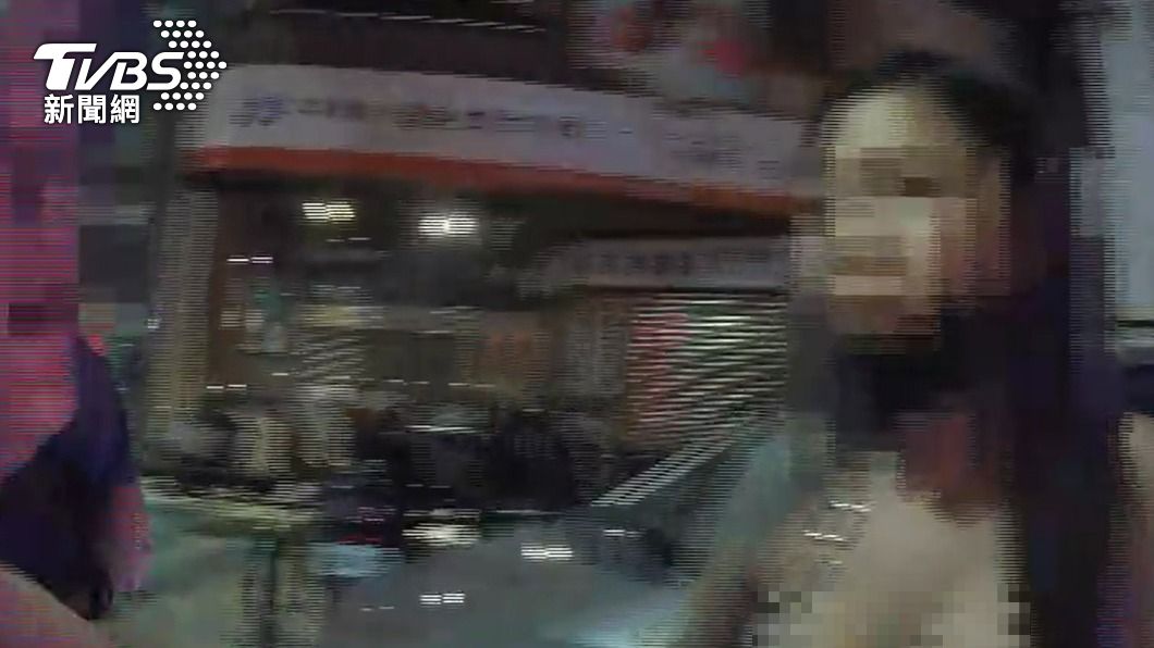 林男女友向警方求饒。(圖/TVBS)