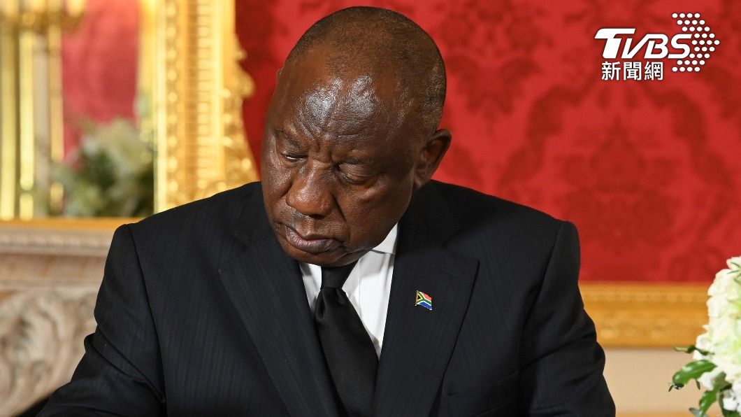南非總統拉馬福薩(Cyril Ramaphosa)取消原定的赴美行程,返回國內召開緊急會議。(圖/達志影像美聯社)