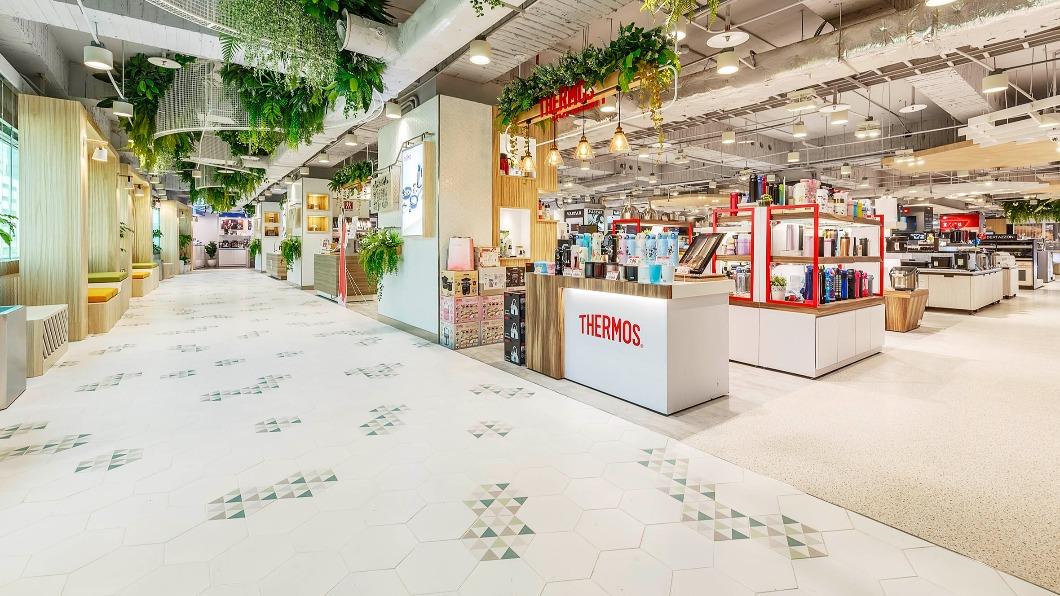遠東SOGO百貨高雄店歷經25年來最大改裝。(圖/業者提供)
