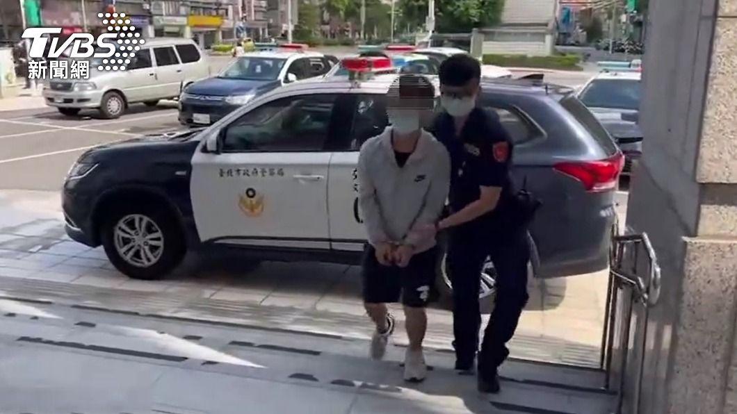 警方訊後將羅男解送桃園地檢署。（圖／TVBS）