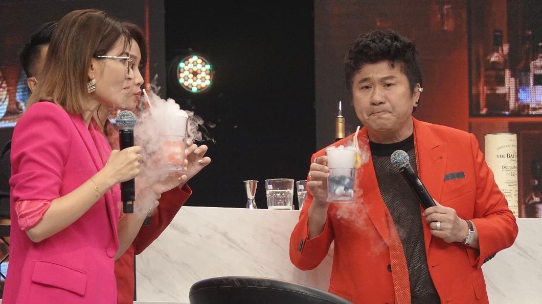 胡瓜以捲髮造型亮相，還特地戴上耳環。（圖／民視提供）