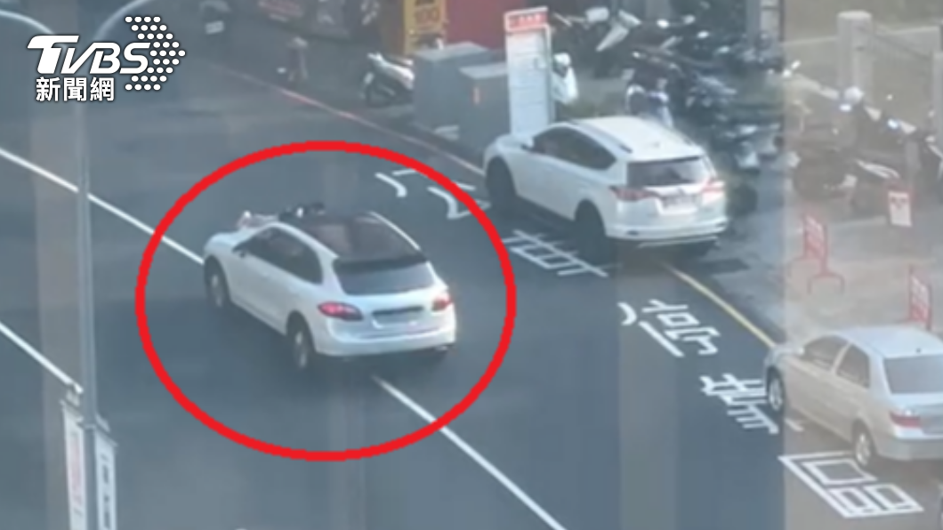 傅男想搭便車遭拒。(圖/TVBS)