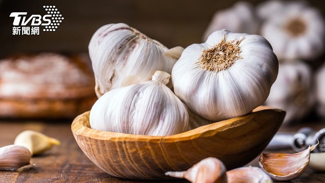 在日常飲食中加入蒜頭，可以避免得到癌症。（示意圖／shutterstock達志影像）