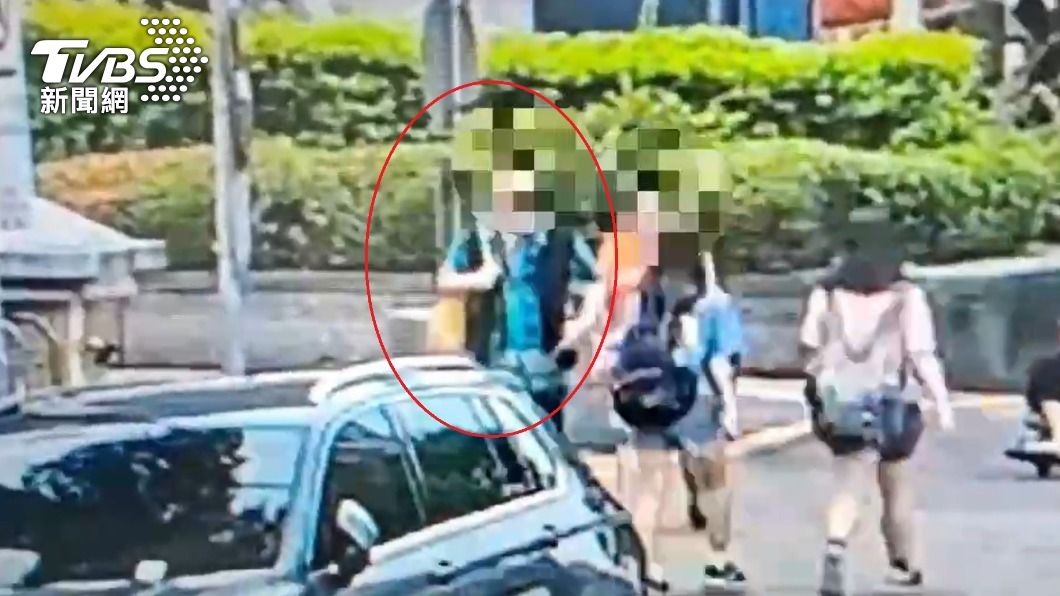 警方根據季男身上的「花襯衫」,一日之內將他逮捕歸案。(圖/TVBS)