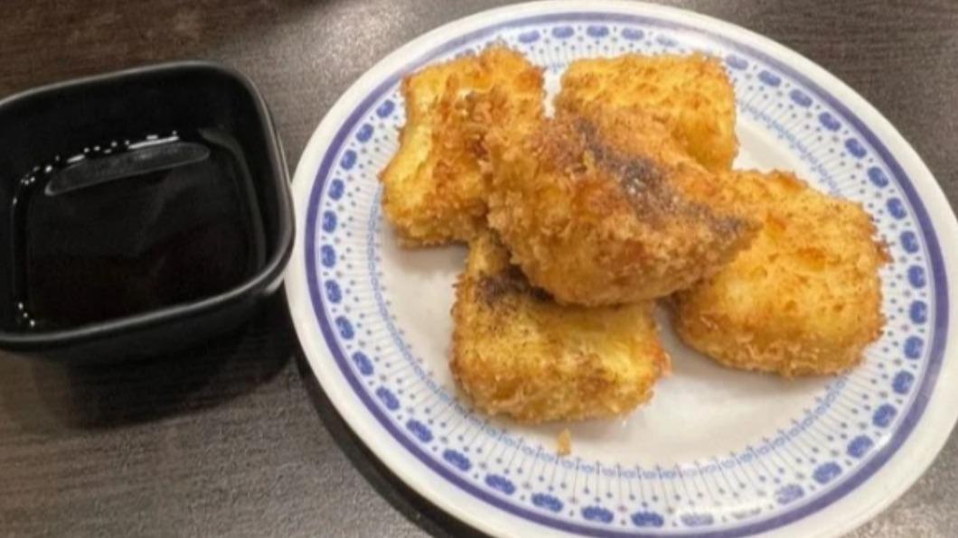 女網友吃了一塊炸豆腐，男友向她討11元。（圖／翻攝自Dcard）