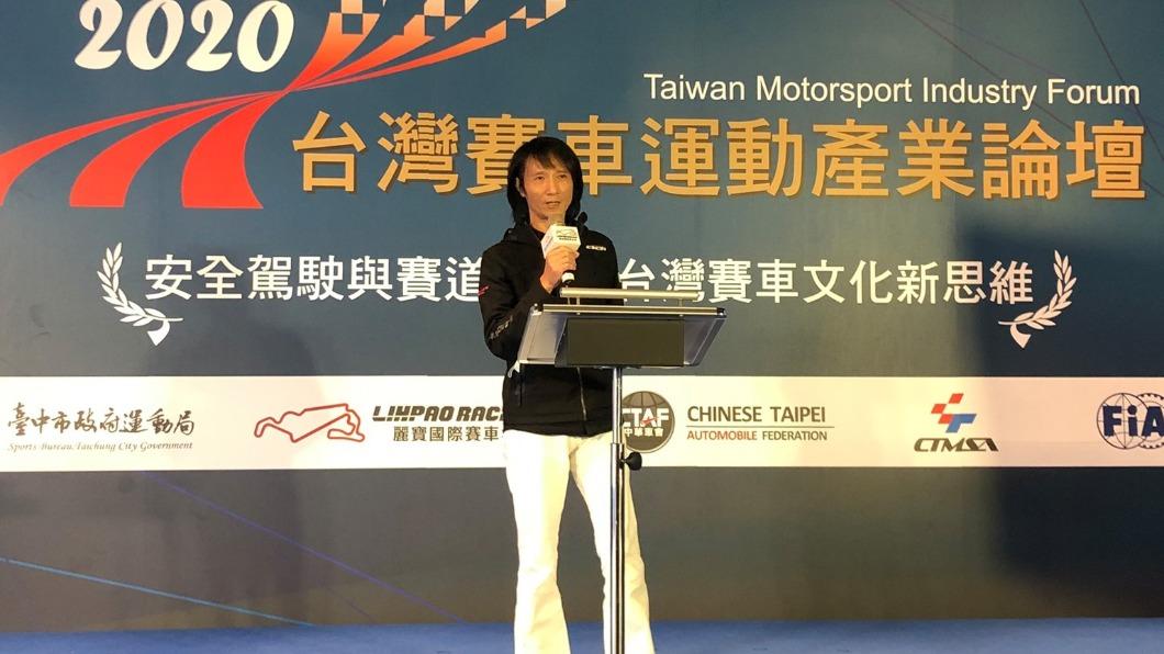 網友認為陳俊杉才是正港賽車教父。(圖/翻攝自陳俊杉臉書)