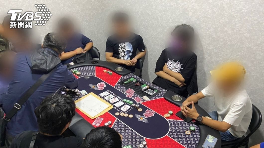 警方攻堅逮人。(圖/TVBS)