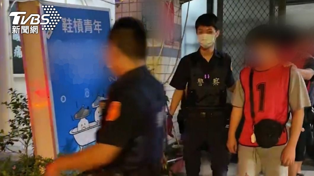 「鞋」槓青年!洗鞋店掩護德州撲克賭場 警逮9人送辦