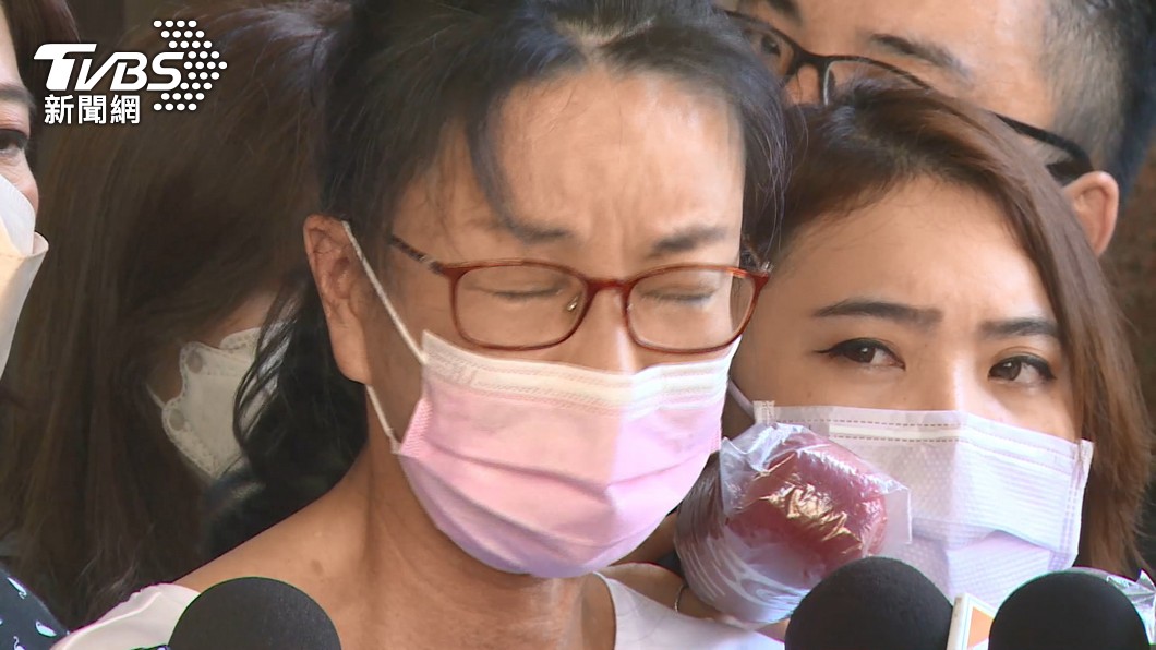張淑捐委屈落淚。(圖/TVBS)