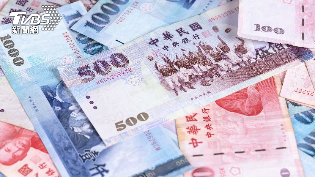 分析師表示台幣還有續貶的壓力存在。(示意圖/shutterstock達志影像)