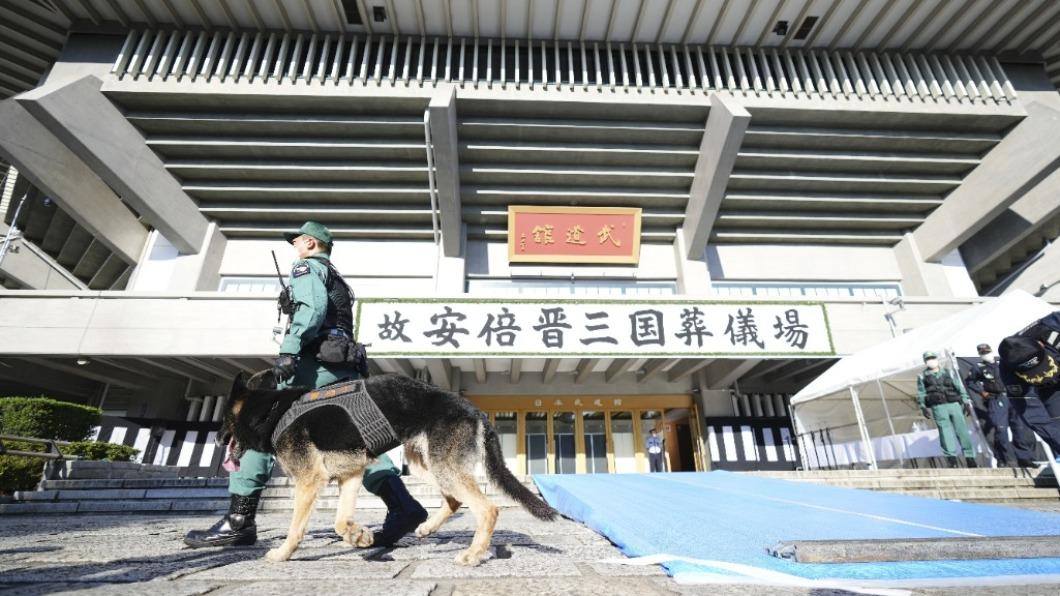 參加國葬 李安妮想對安倍說:我們會走正確道路