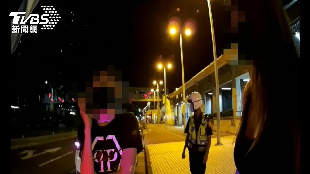 疫情沒收入!22歲正妹上網賣存摺 險遭詐團「收簿手」押走軟禁