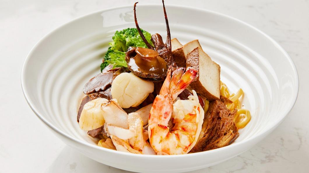 南洋海鮮小品麵。(圖/酒店提供)