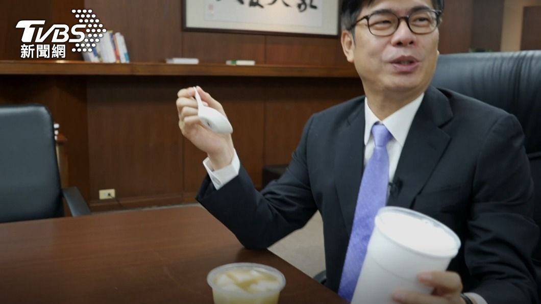 聽到有冰吃,陳其邁倦容直接消散。(圖/TVBS)