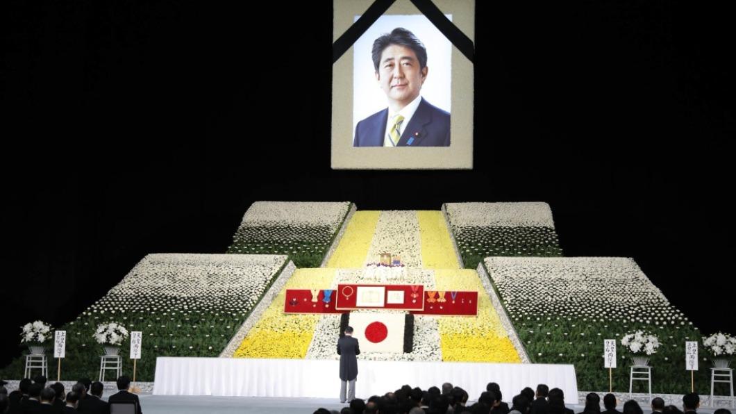 安倍晉三國葬唱名獻花 以「台灣」稱呼代表團