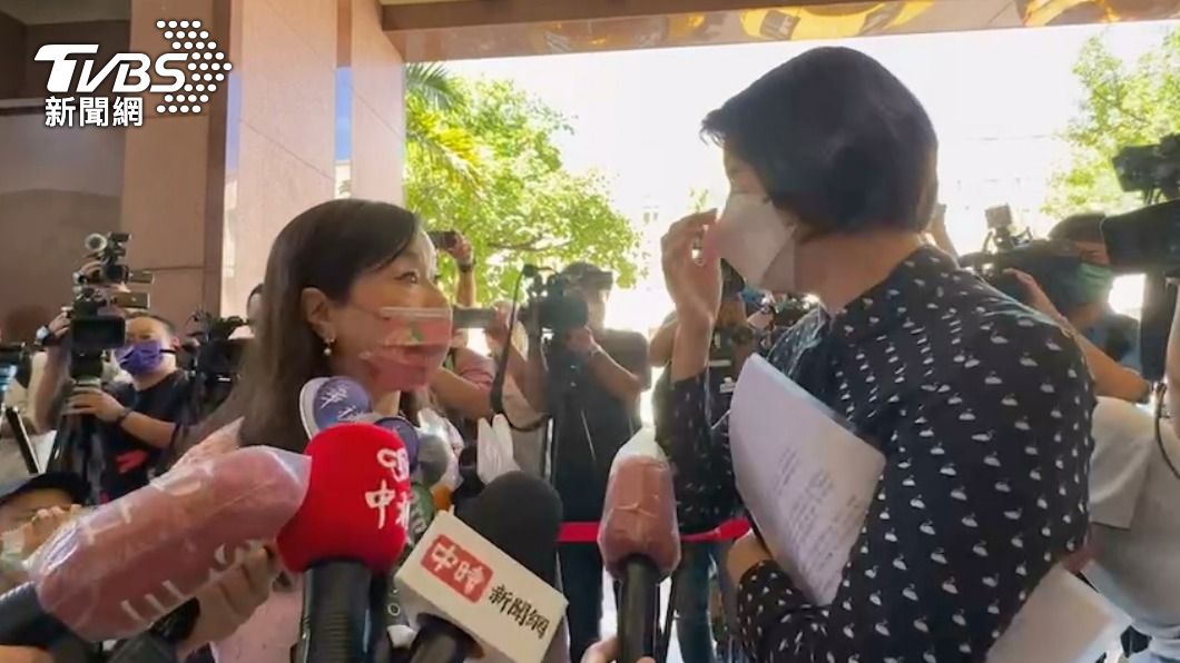 周玉蔻26日和王鴻薇對槓互罵。(圖/TVBS資料畫面)