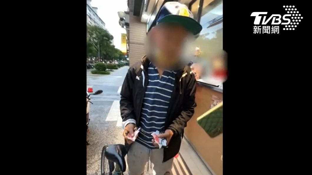 高男在賣場偷手機,1小時後遭警方逮捕。(圖/TVBS)
