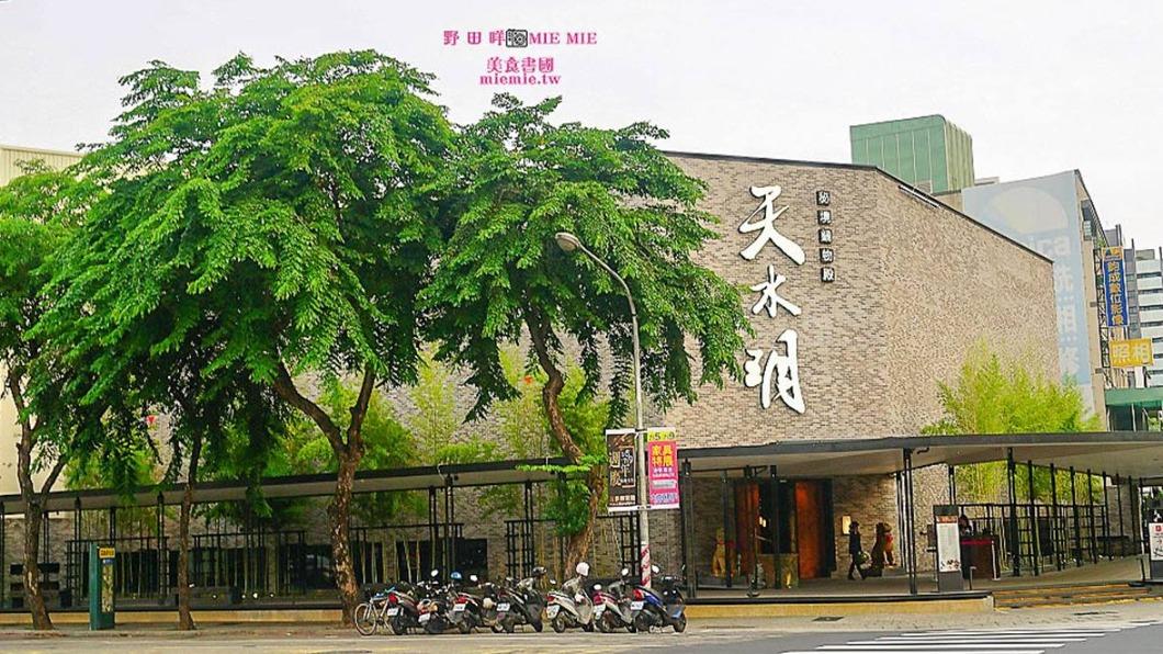 「天水玥秘境鍋物殿」以佛祖作為裝潢主題。（圖／野田咩的美食書國提供）