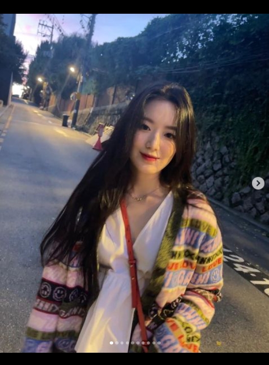舒華曾解釋不愛化濃妝、做美甲的原因。(圖/翻攝自舒華IG)