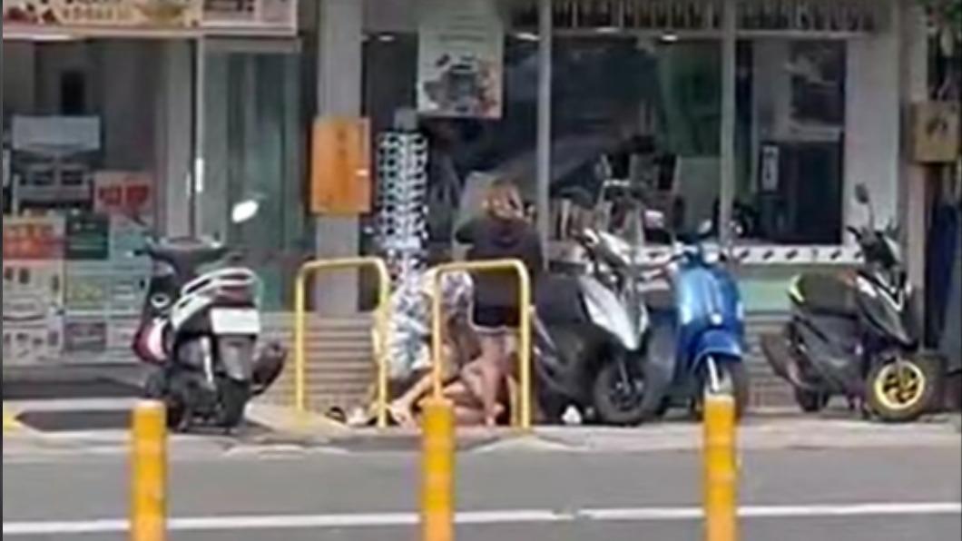 江男和姊夫爆發扭打。（圖／翻攝自臉書）