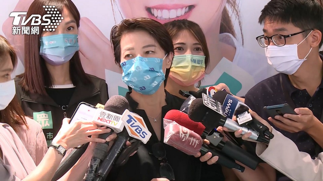被蔣競辦嗆讀稿機 黃珊珊反譏「公開辯論就知道誰才是」