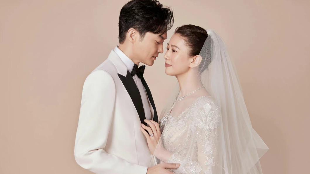 等了21年的婚禮! 張智霖實現諾言 當眾替袁詠儀戴婚戒