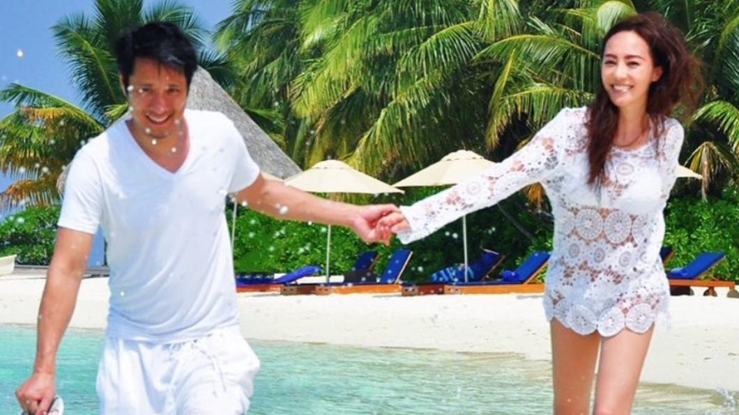 2013年,關穎與香港CEO朱志威結婚。(圖/翻攝自關穎IG)