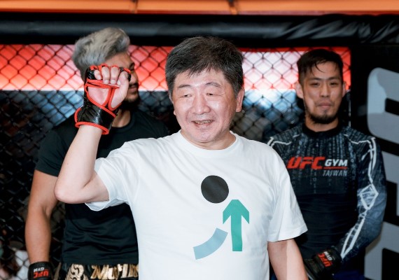 陳時中推廣全年齡運動。(圖/翻攝陳時中臉書)
