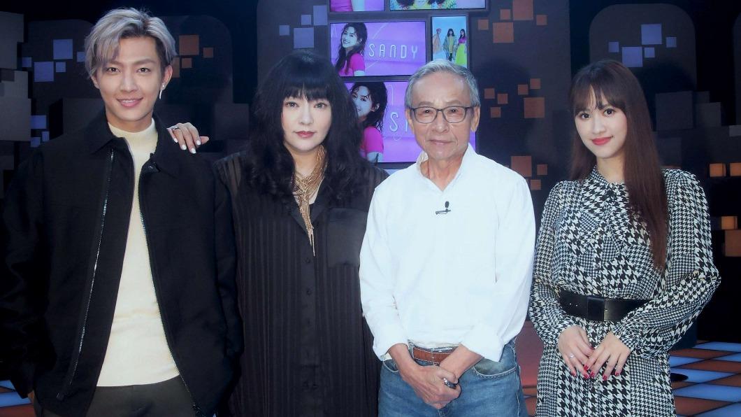 炎亞綸、唐綺陽、吳念真與吳姍儒一同合影。（圖／公視提供）