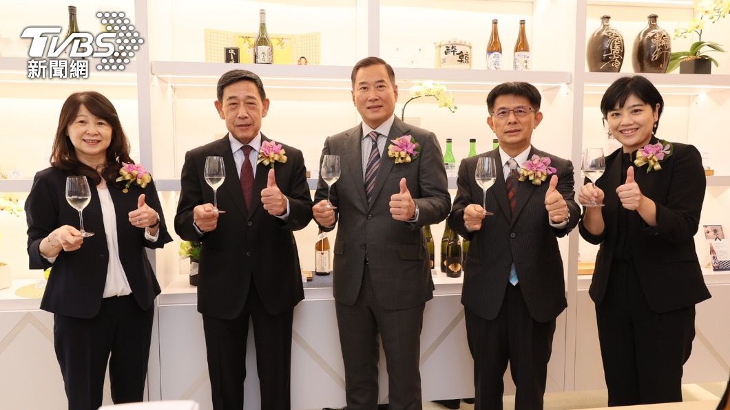 中租企業旗下日本酒新事業—「仲酣（JLK SAKE STUDIO）」正式面市。（圖／TVBS）