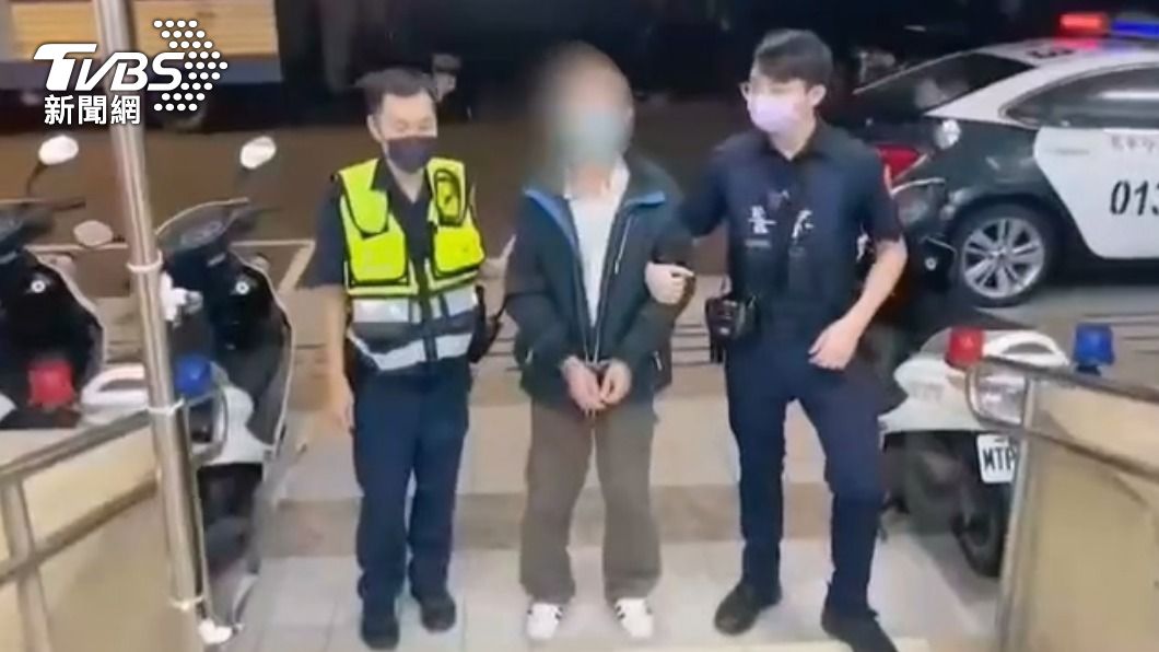 警方將人逮捕。(圖/TVBS)