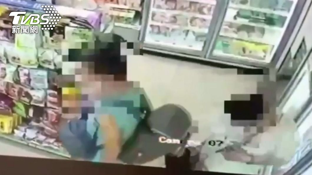 超商當自己家!夫妻檔狂偷16商品 吃飽隨地呼呼大睡