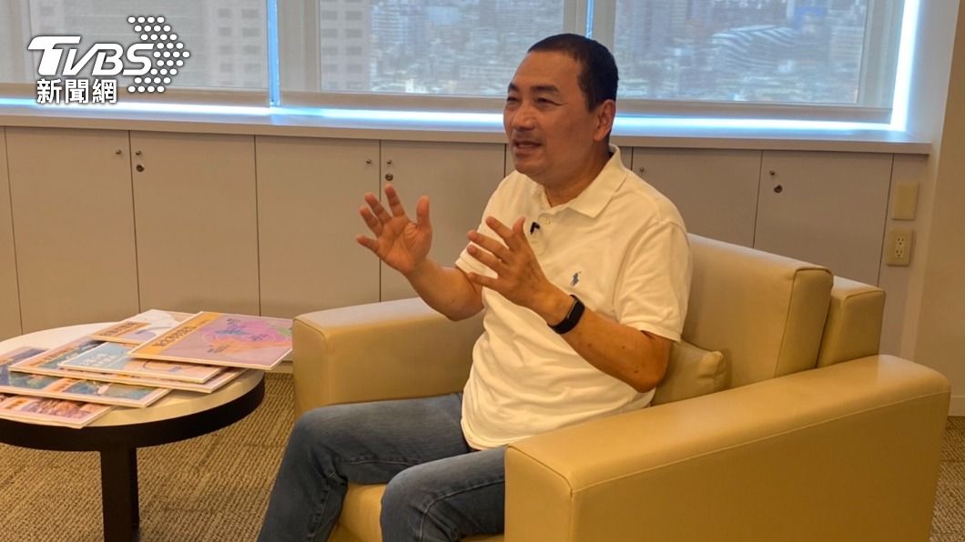 新北市長侯友宜接受《TVBS新聞網》專訪。(圖/TVBS)