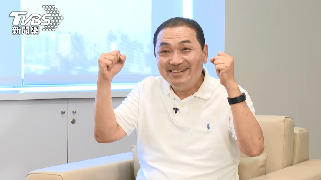 新北市長侯友宜說,最重要的是,他愛這個國家,愛護人民,好好做事,好好把握今天。(圖/TVBS)