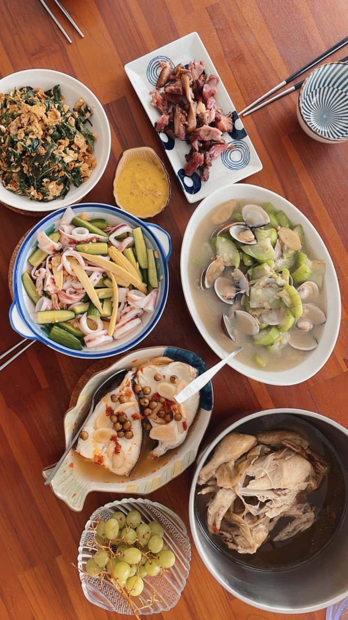 楊月娥到家後立刻收拾心情，替女兒做飯。（圖／翻攝楊月娥臉書）