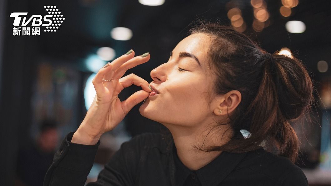 許多人吃到喜歡的東西就會控制不住。（示意圖，非當事人／shutterstock達志影像）