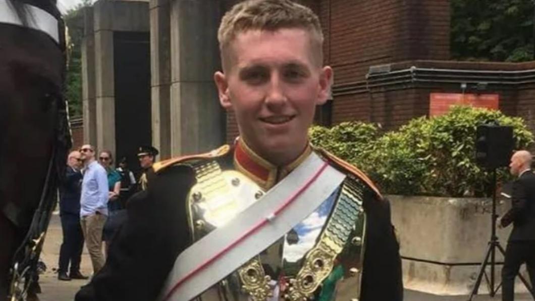英女王國葬才負責護送靈柩! 18歲騎兵驚傳軍營身亡