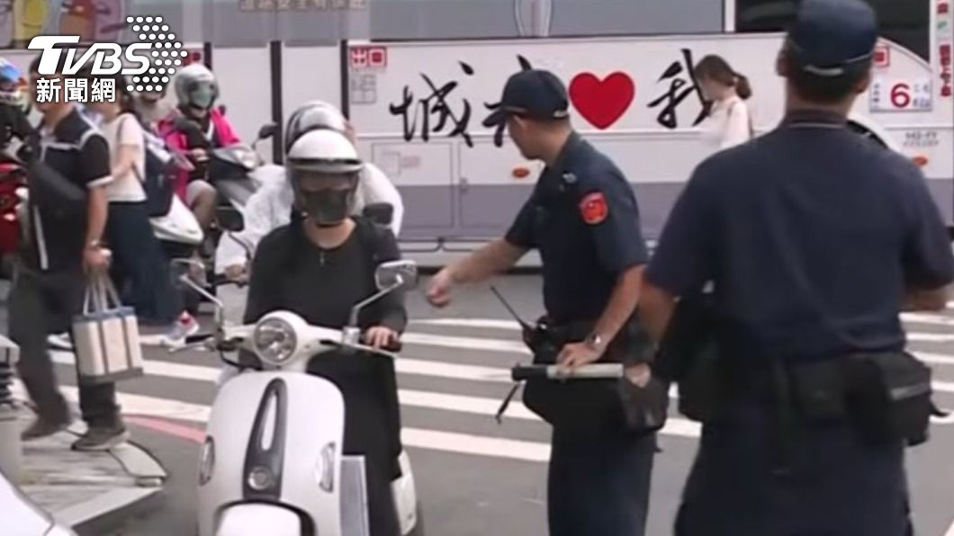 台南是六都中唯一沒有捷運,市民和遊客大多以機車代步,衍生不少交通問題。(圖/TVBS資料畫面)