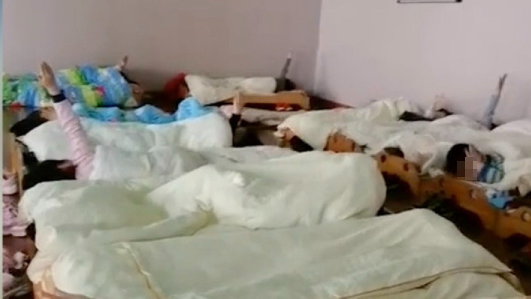 事實上先前河南也有一所幼稚園老師也做過同樣測試。(圖/翻攝自漩渦視頻)