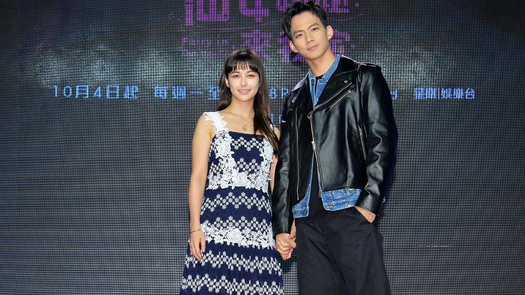 夏朧(左)和吳念軒擔綱男、女主角。(圖/衛視中文台提供)