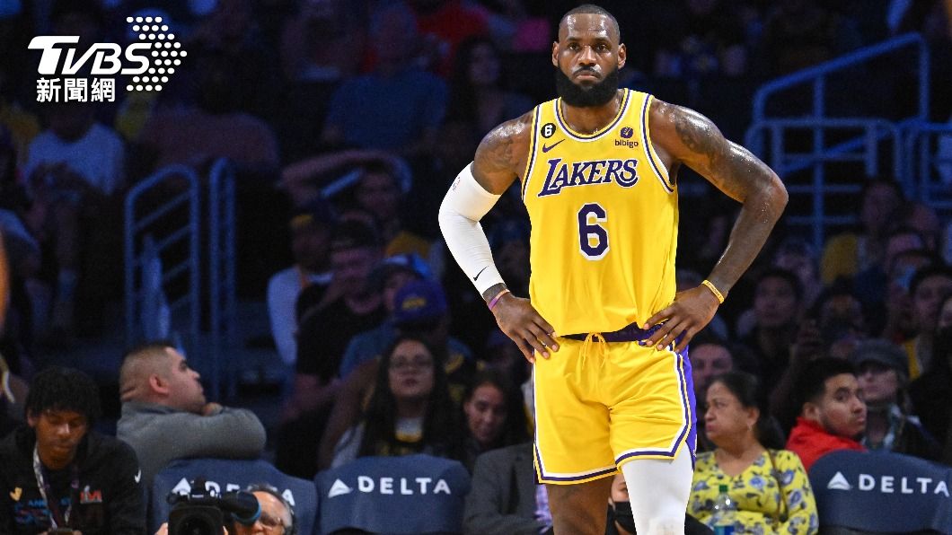 詹姆斯（LeBron James）還在尋找狀態，全場7投盡墨僅拿下4分4助攻。（圖／達志影像路透社）