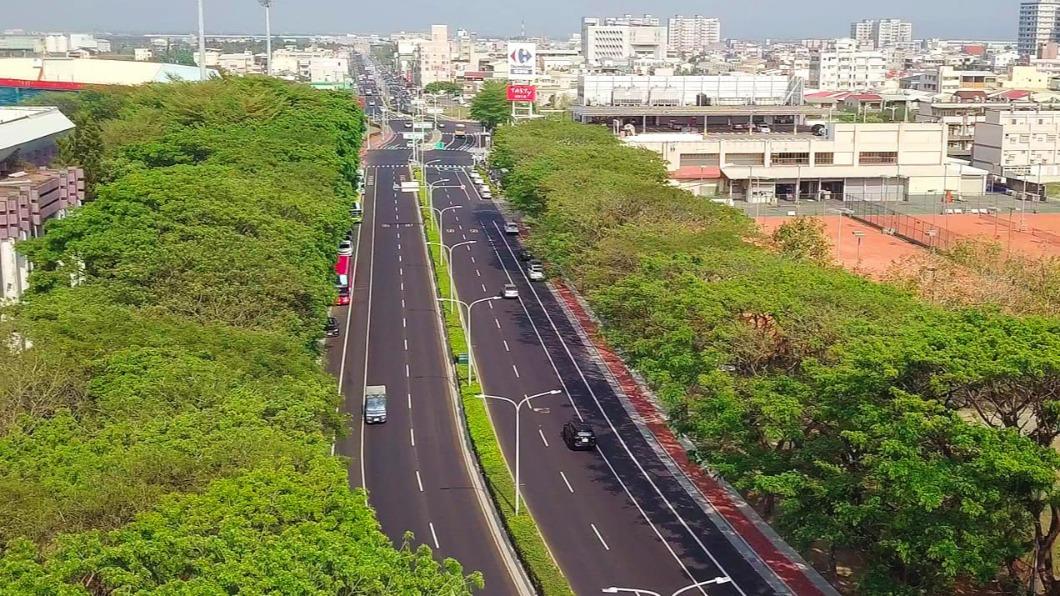新營道路強化。(圖/Facebook)