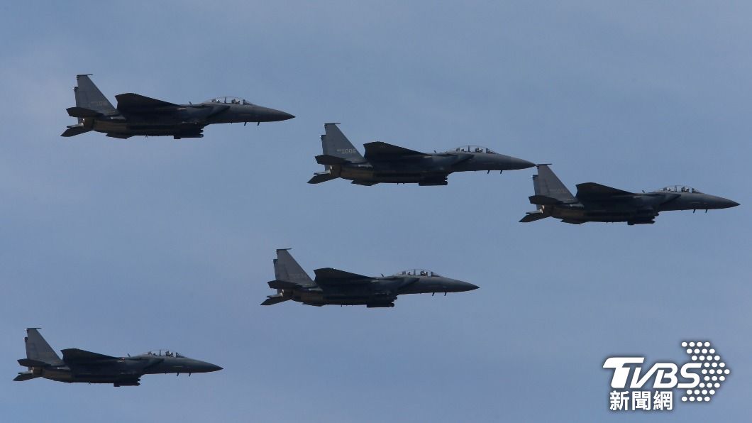 韓國出動F-15K空投2枚JDAM。(示意圖/達志影像路透社)
