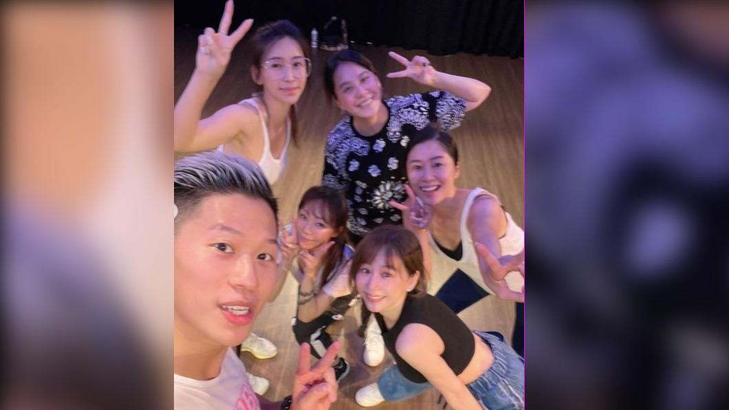 王心凌曬出與友人的合照。(圖/翻攝自王心凌IG)