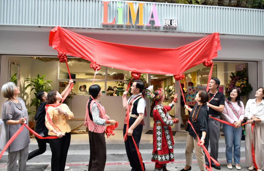 圖／LiMA旗艦店開幕揭牌儀式
