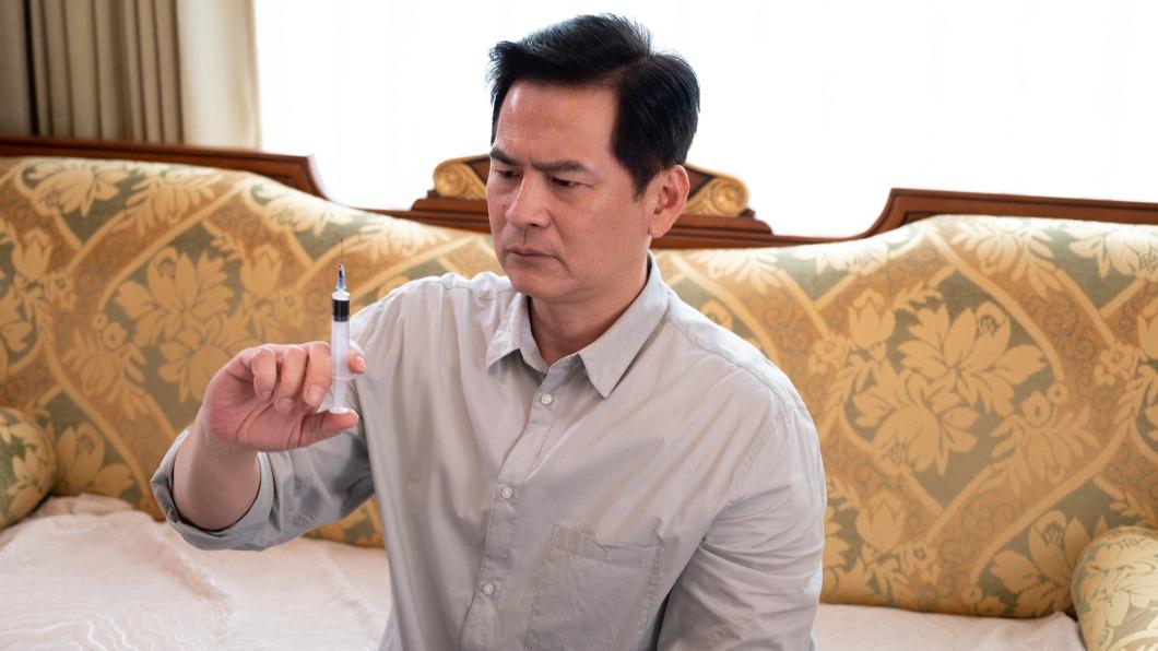 馬國賢擺脫以往形象，板起臉孔演出。（圖／中視提供）