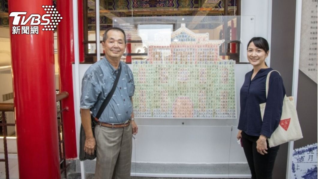 莒光樓70週年紀念特展郵票拼貼作品。（圖／中央社）