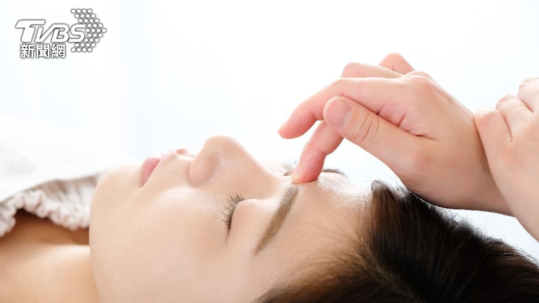 中醫師分享，透過按壓穴道可以幫助睡眠。（示意圖，非當事人／shutterstock達志影像）