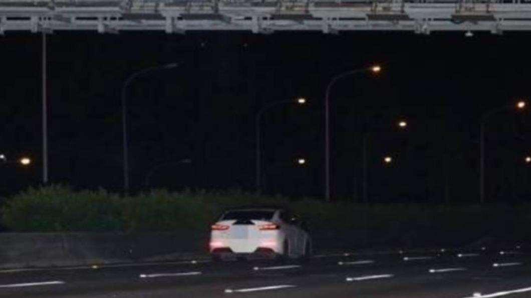 代駕狂飆至192km/h，嚴重超速多達82公里。（圖／翻攝自爆料公社）
